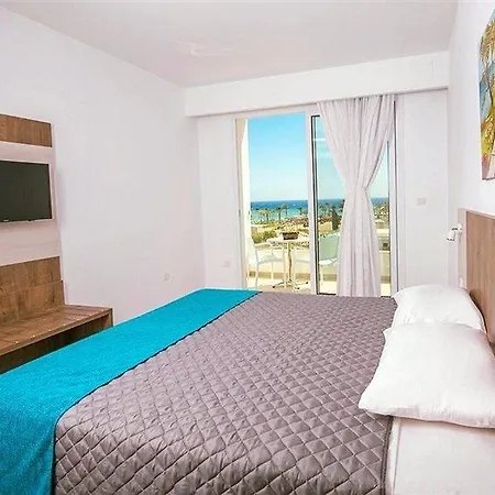 New Famagusta & Hotell 3*