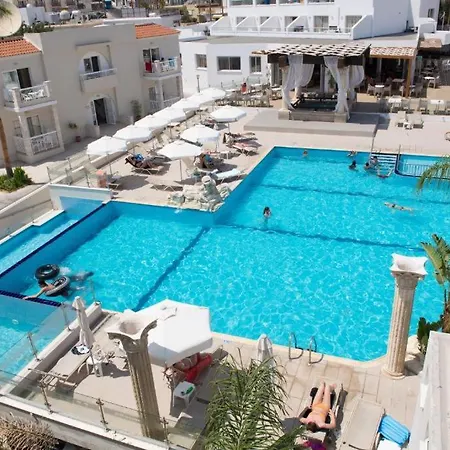 New Famagusta & Hotell 3*