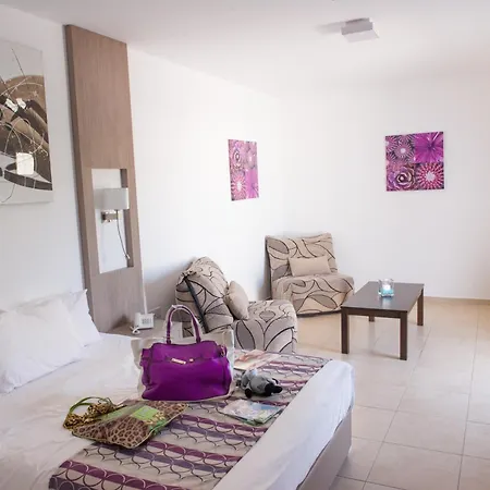 New Famagusta & Hotell 3*